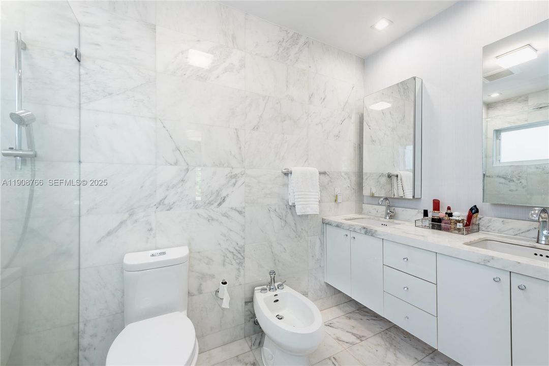 For Rent: $10,800 (3 beds, 2 baths, 2245 Square Feet)