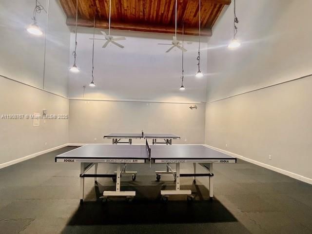 For Sale: $210,000 (1 beds, 1 baths, 689 Square Feet)