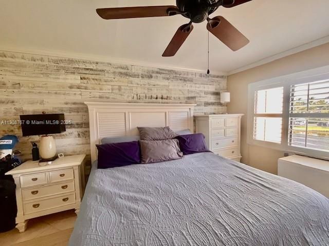 For Sale: $210,000 (1 beds, 1 baths, 689 Square Feet)