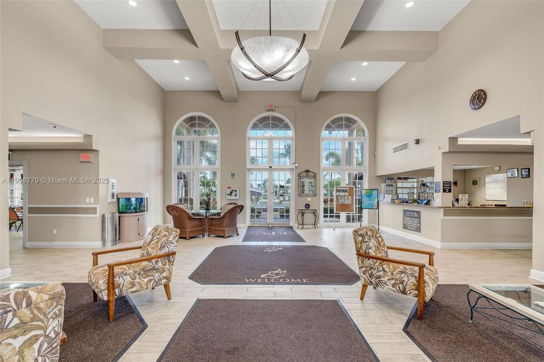 待售: $385,000 (2 贝兹, 2 浴室, 1302 平方英尺)