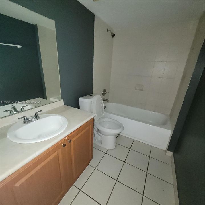 Под контрактом: $2,275 (3 спален, 2 ванн, 1088 Квадратных фут)