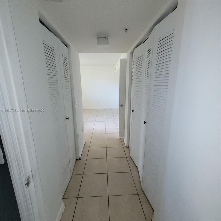 Под контрактом: $2,275 (3 спален, 2 ванн, 1088 Квадратных фут)