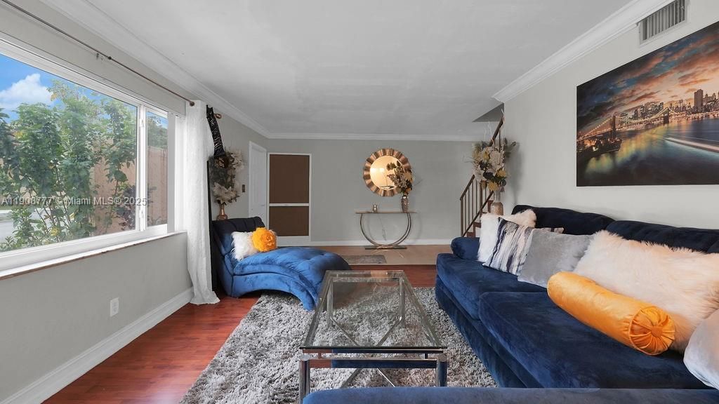 На продажу: $345,000 (3 спален, 2 ванн, 1800 Квадратных фут)