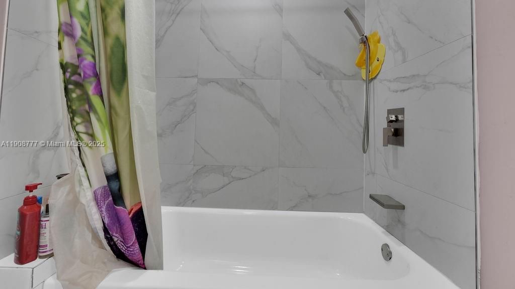 На продажу: $345,000 (3 спален, 2 ванн, 1800 Квадратных фут)