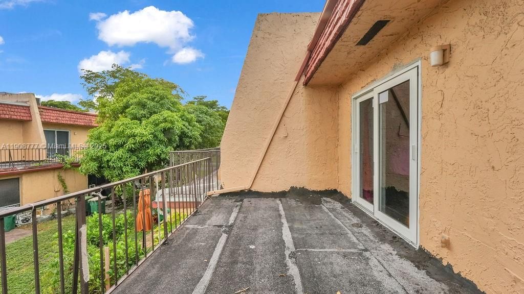 На продажу: $345,000 (3 спален, 2 ванн, 1800 Квадратных фут)