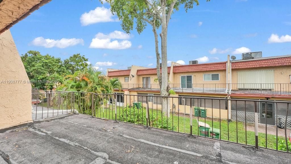 На продажу: $345,000 (3 спален, 2 ванн, 1800 Квадратных фут)