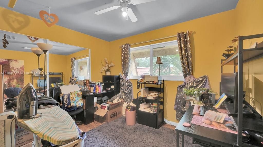 На продажу: $345,000 (3 спален, 2 ванн, 1800 Квадратных фут)