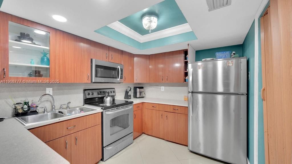 На продажу: $345,000 (3 спален, 2 ванн, 1800 Квадратных фут)