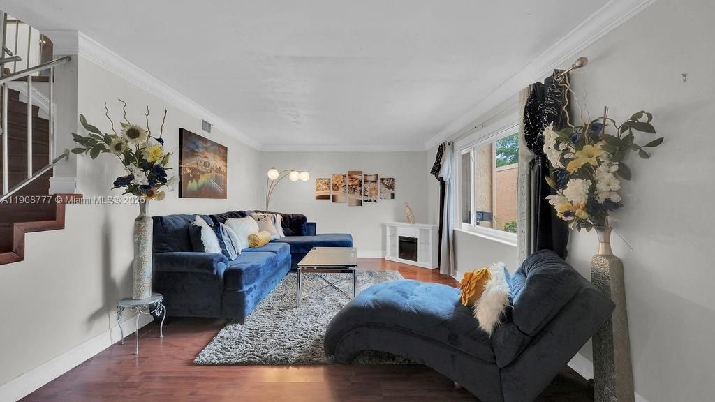 На продажу: $345,000 (3 спален, 2 ванн, 1800 Квадратных фут)