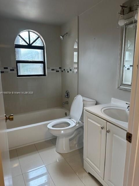 Под контрактом: $2,900 (3 спален, 2 ванн, 1488 Квадратных фут)