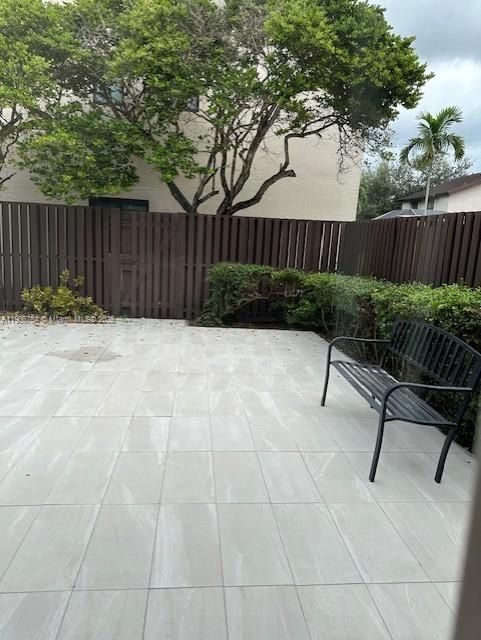 Под контрактом: $2,900 (3 спален, 2 ванн, 1488 Квадратных фут)