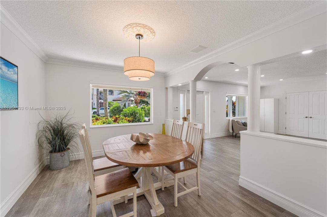 For Sale: $2,995,000 (5 beds, 4 baths, 4401 Square Feet)