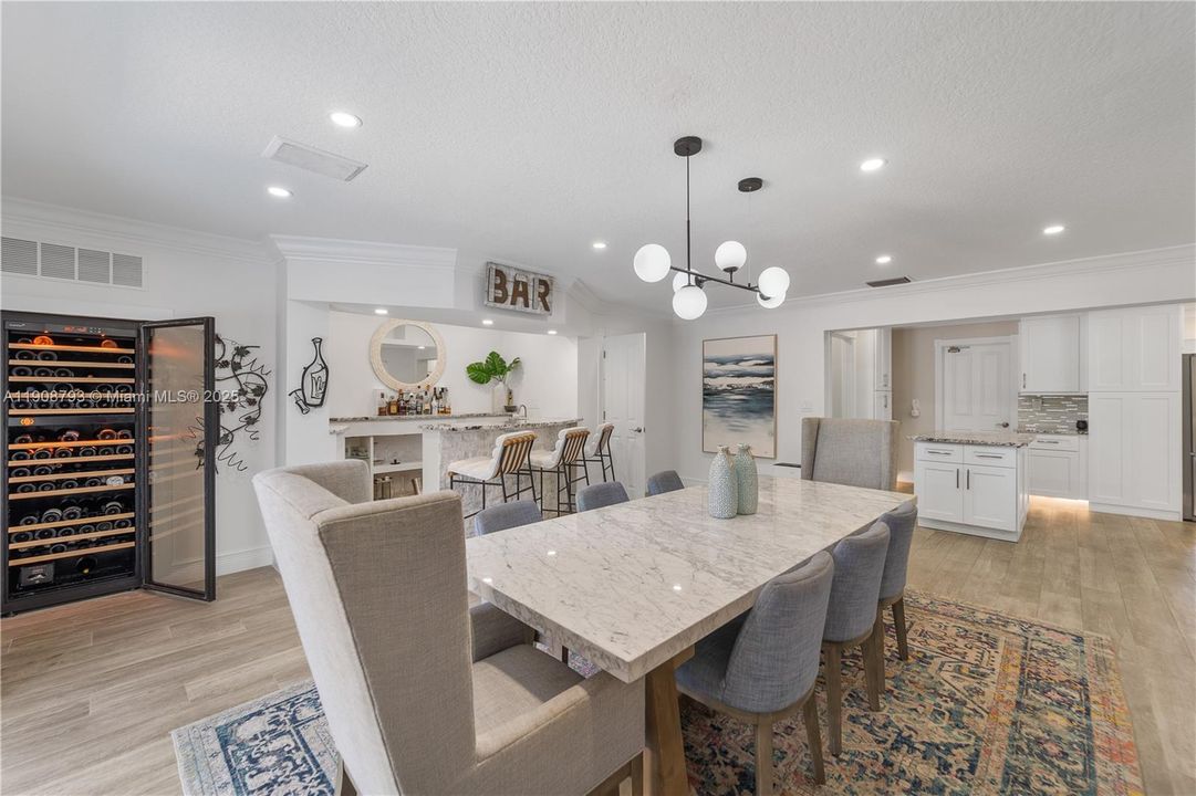 For Sale: $2,995,000 (5 beds, 4 baths, 4401 Square Feet)