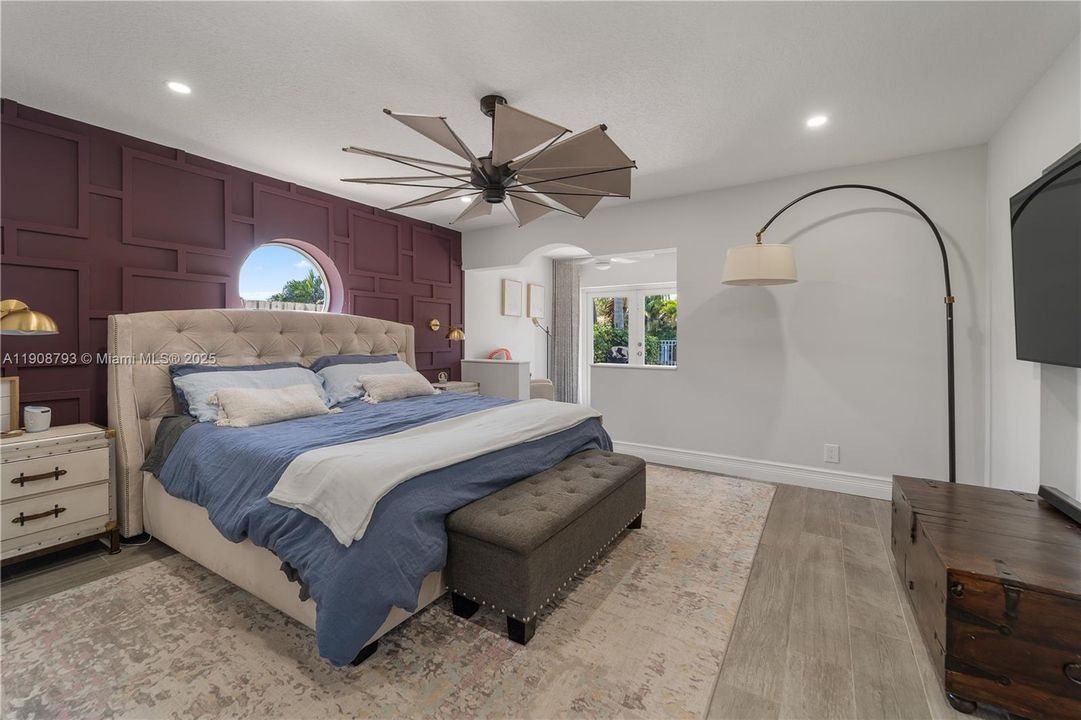 For Sale: $2,995,000 (5 beds, 4 baths, 4401 Square Feet)