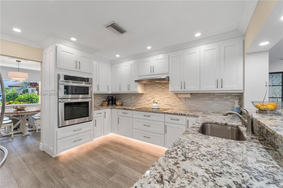 For Sale: $2,995,000 (5 beds, 4 baths, 4401 Square Feet)