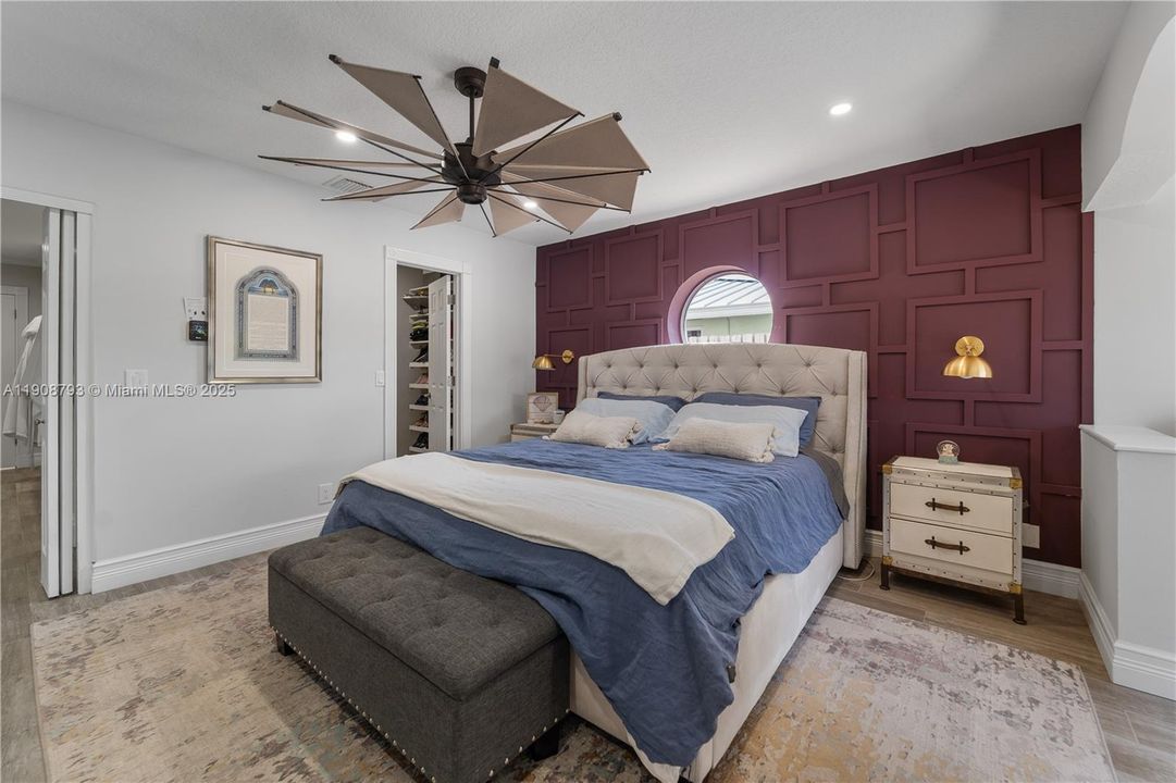 For Sale: $2,995,000 (5 beds, 4 baths, 4401 Square Feet)