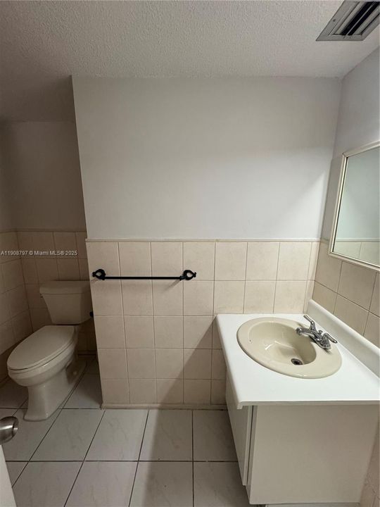 1/2 bathroom