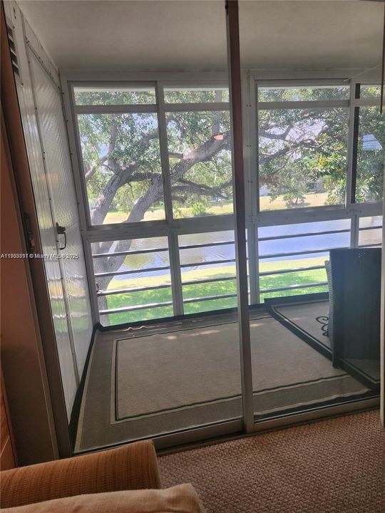 待售: $147,000 (2 贝兹, 1 浴室, 820 平方英尺)