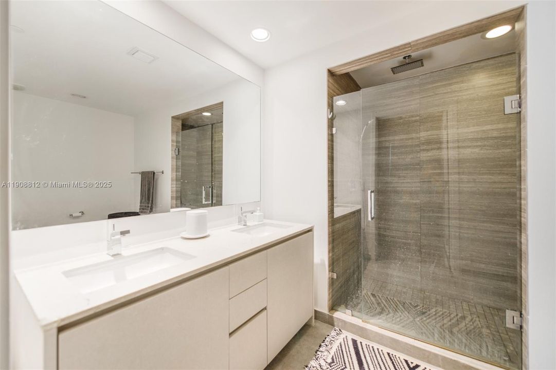 For Sale: $1,199,000 (2 beds, 3 baths, 1283 Square Feet)