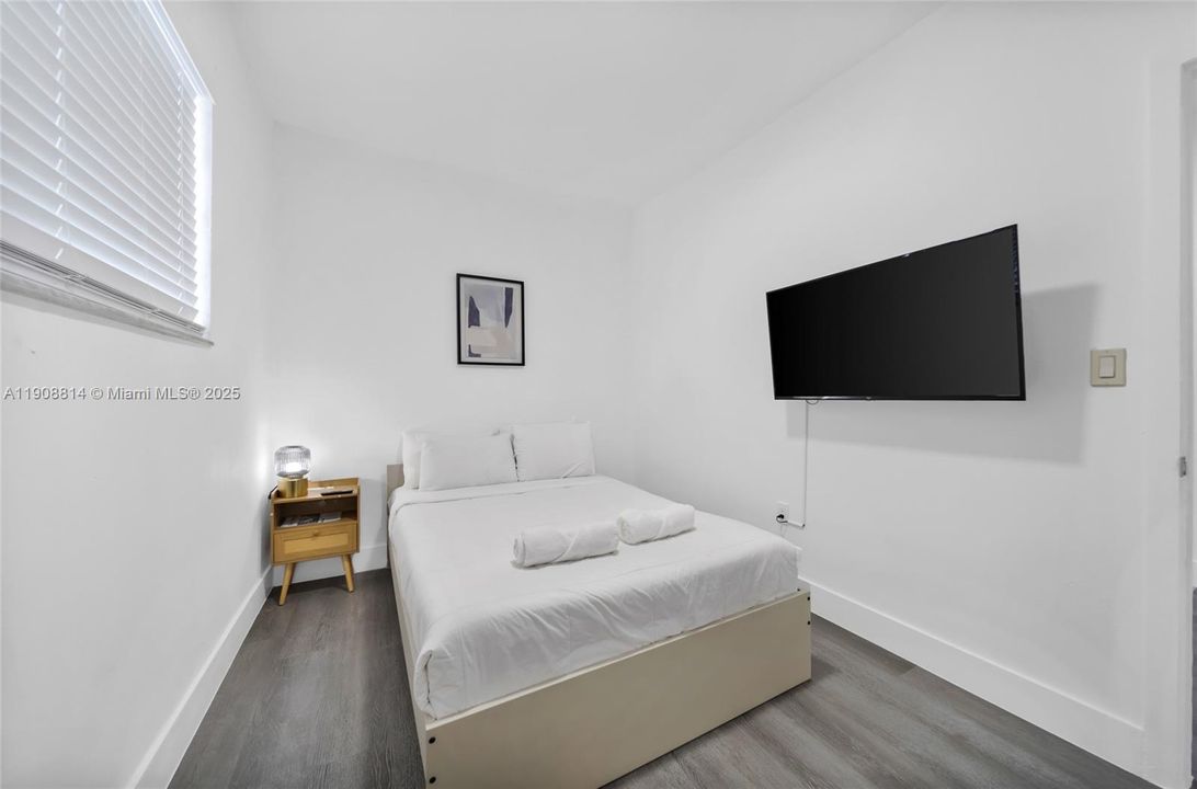 Recientemente alquilado: $2,000 (2 camas, 1 baños, 10700 Pies cuadrados)