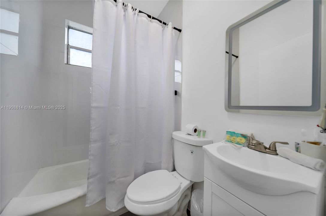 Recientemente alquilado: $2,000 (2 camas, 1 baños, 10700 Pies cuadrados)