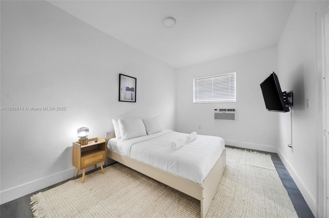 Recientemente alquilado: $2,000 (2 camas, 1 baños, 10700 Pies cuadrados)