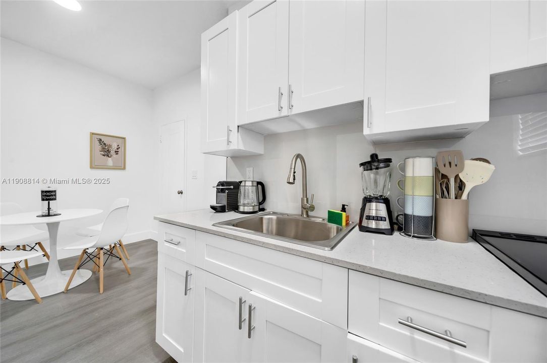 Recientemente alquilado: $2,000 (2 camas, 1 baños, 10700 Pies cuadrados)