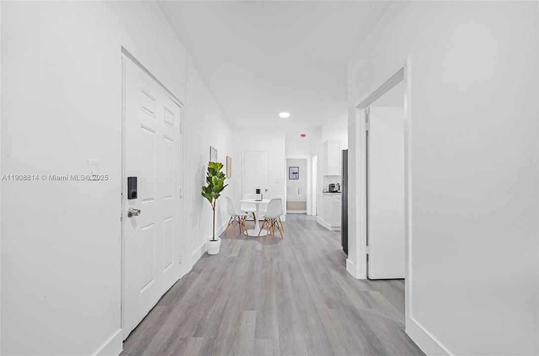 Recientemente alquilado: $2,000 (2 camas, 1 baños, 10700 Pies cuadrados)