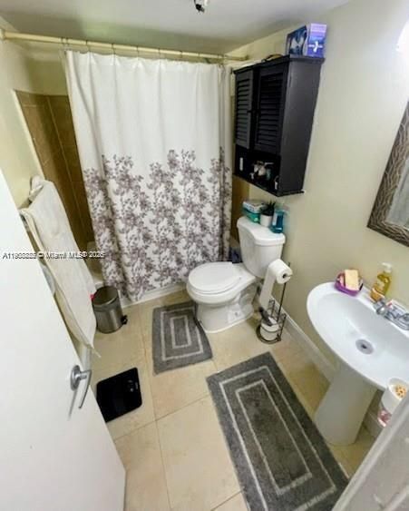 For Sale: $189,000 (1 beds, 1 baths, 670 Square Feet)