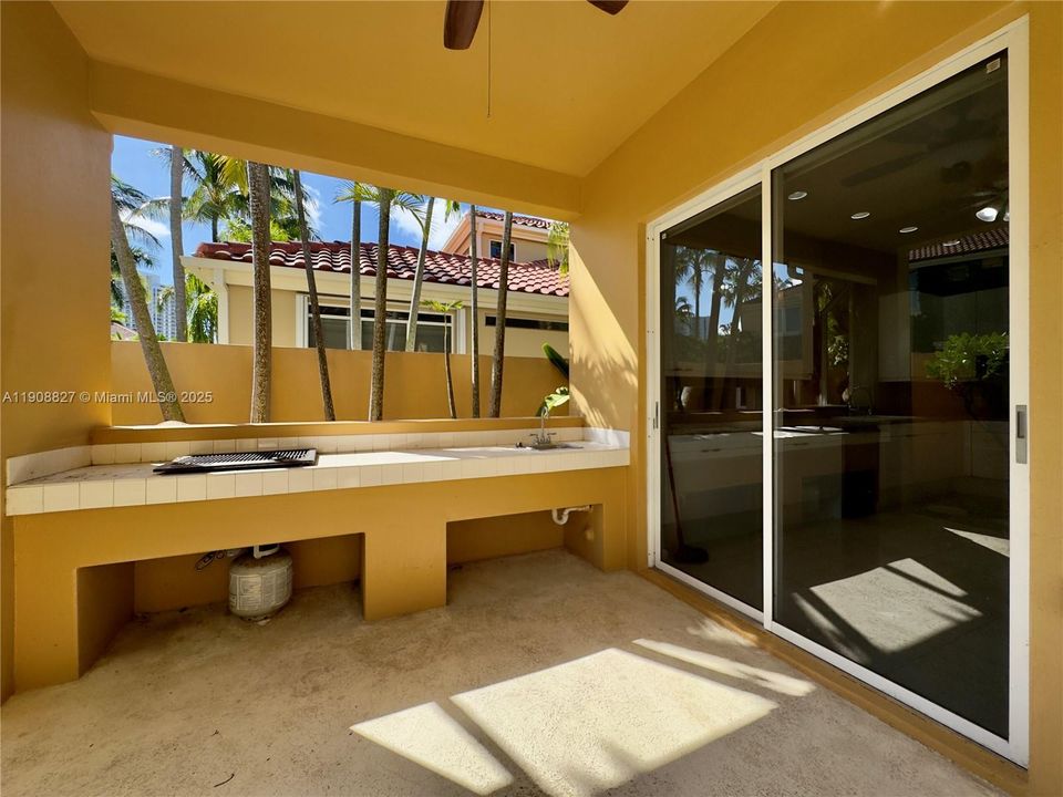 Active With Contract: $7,500 (3 beds, 3 baths, 2380 Square Feet)