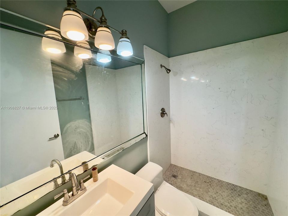 Active With Contract: $7,500 (3 beds, 3 baths, 2380 Square Feet)