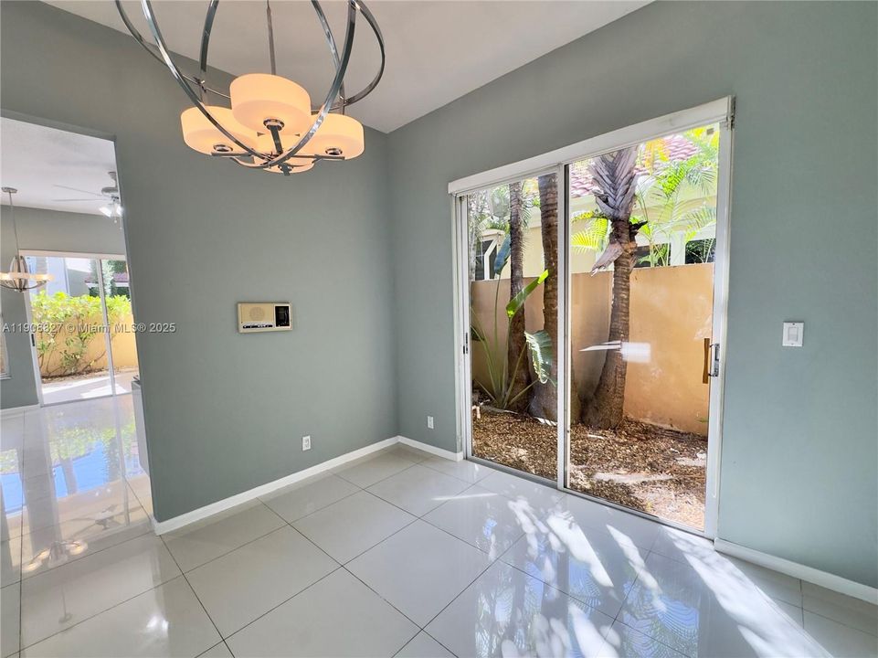 Active With Contract: $7,500 (3 beds, 3 baths, 2380 Square Feet)