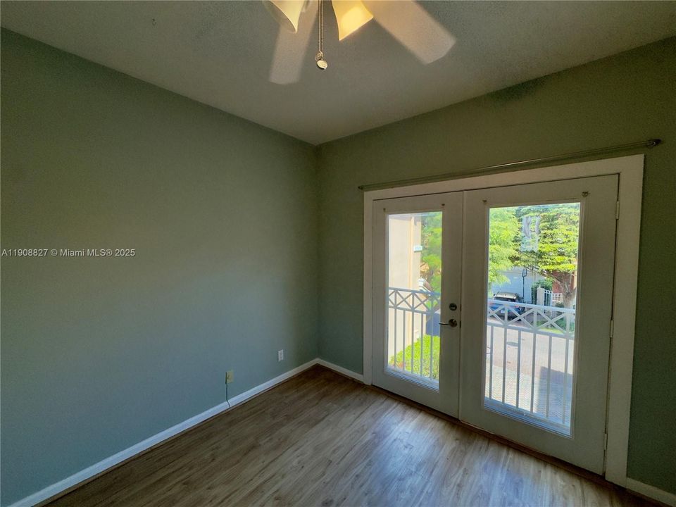 Active With Contract: $7,500 (3 beds, 3 baths, 2380 Square Feet)