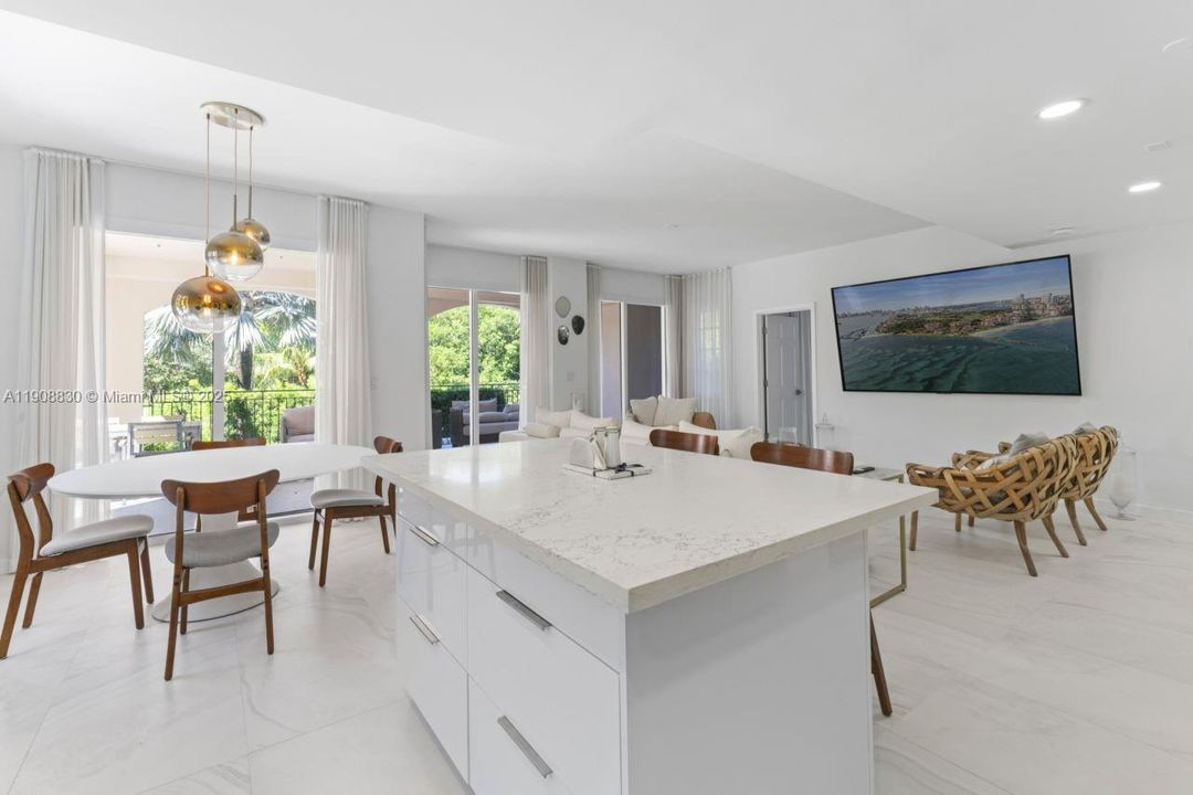 For Rent: $26,000 (2 beds, 2 baths, 1429 Square Feet)