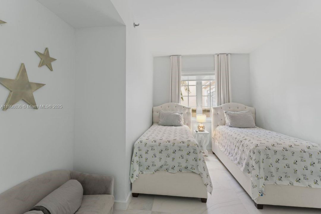 For Rent: $26,000 (2 beds, 2 baths, 1429 Square Feet)