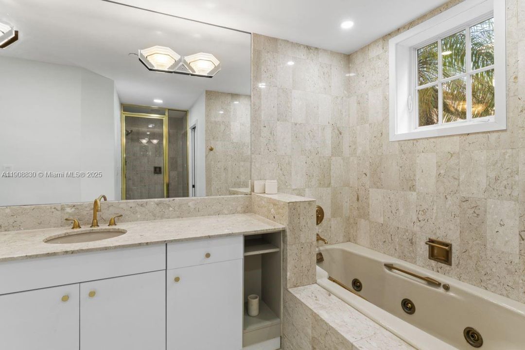 For Rent: $26,000 (2 beds, 2 baths, 1429 Square Feet)