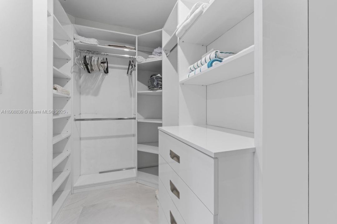 For Rent: $26,000 (2 beds, 2 baths, 1429 Square Feet)