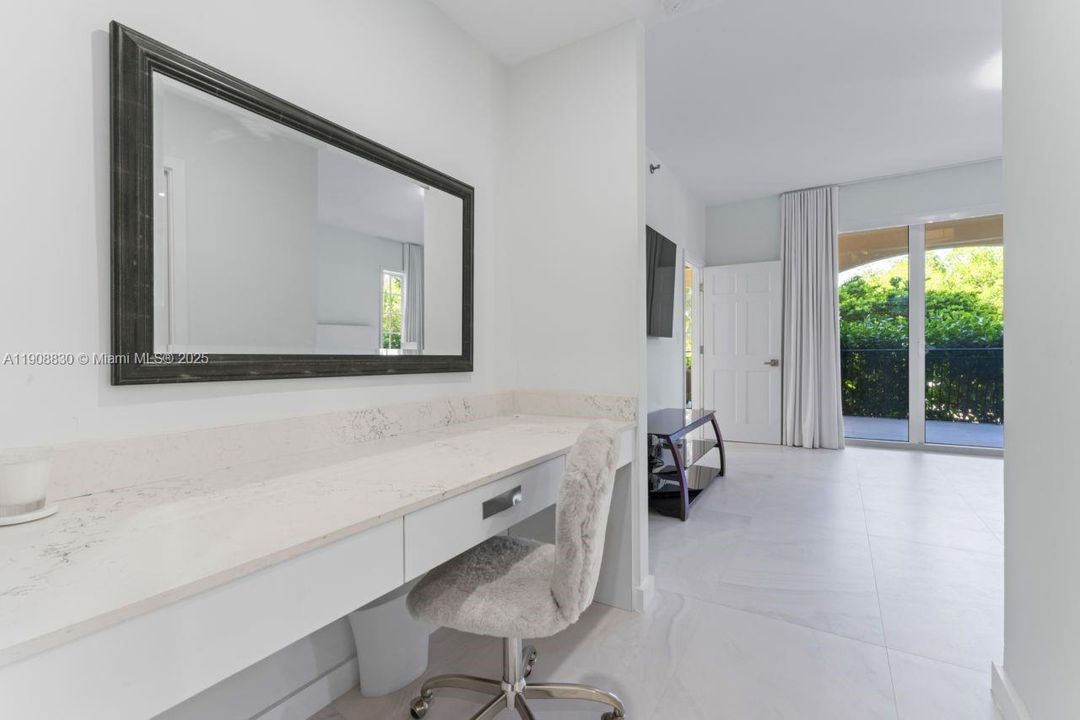 For Rent: $26,000 (2 beds, 2 baths, 1429 Square Feet)