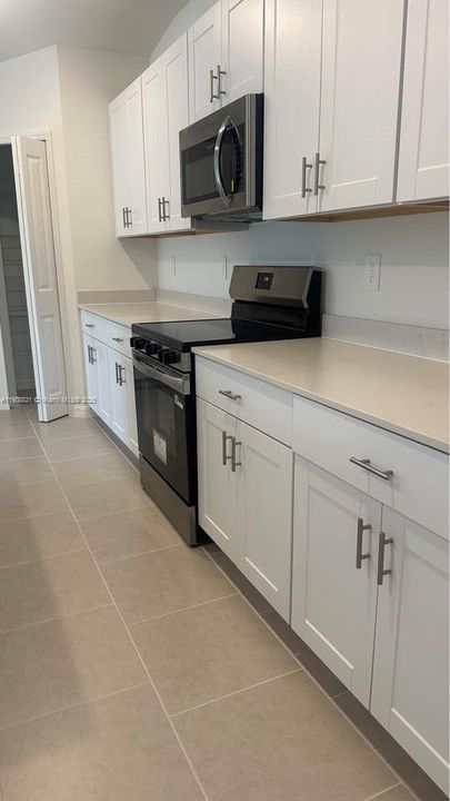 最近租的: $2,400 (4 贝兹, 3 浴室, 0 平方英尺)