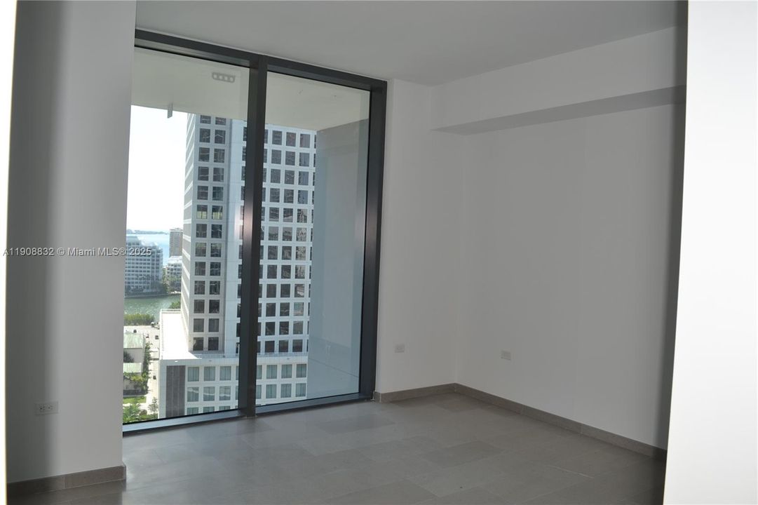 Active With Contract: $6,000 (2 beds, 2 baths, 1370 Square Feet)