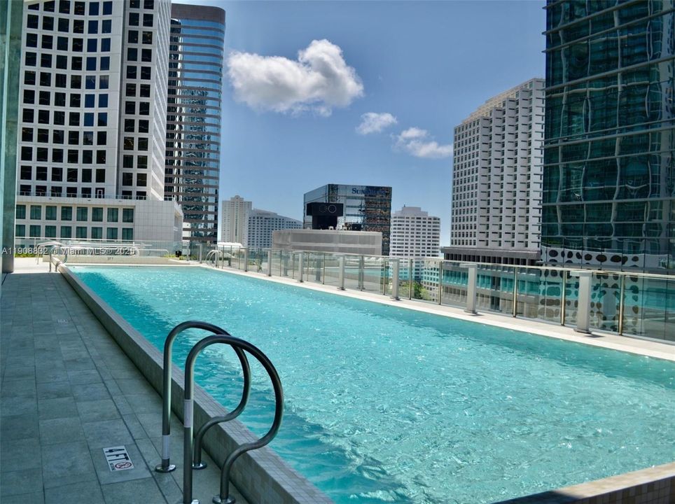 Active With Contract: $6,000 (2 beds, 2 baths, 1370 Square Feet)