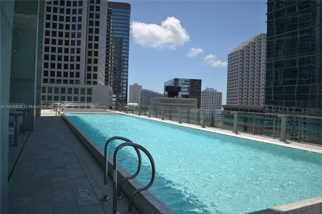 Active With Contract: $6,000 (2 beds, 2 baths, 1370 Square Feet)