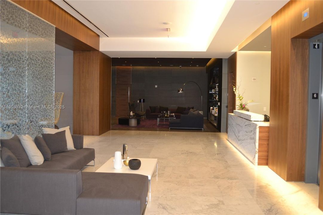 Active With Contract: $6,000 (2 beds, 2 baths, 1370 Square Feet)