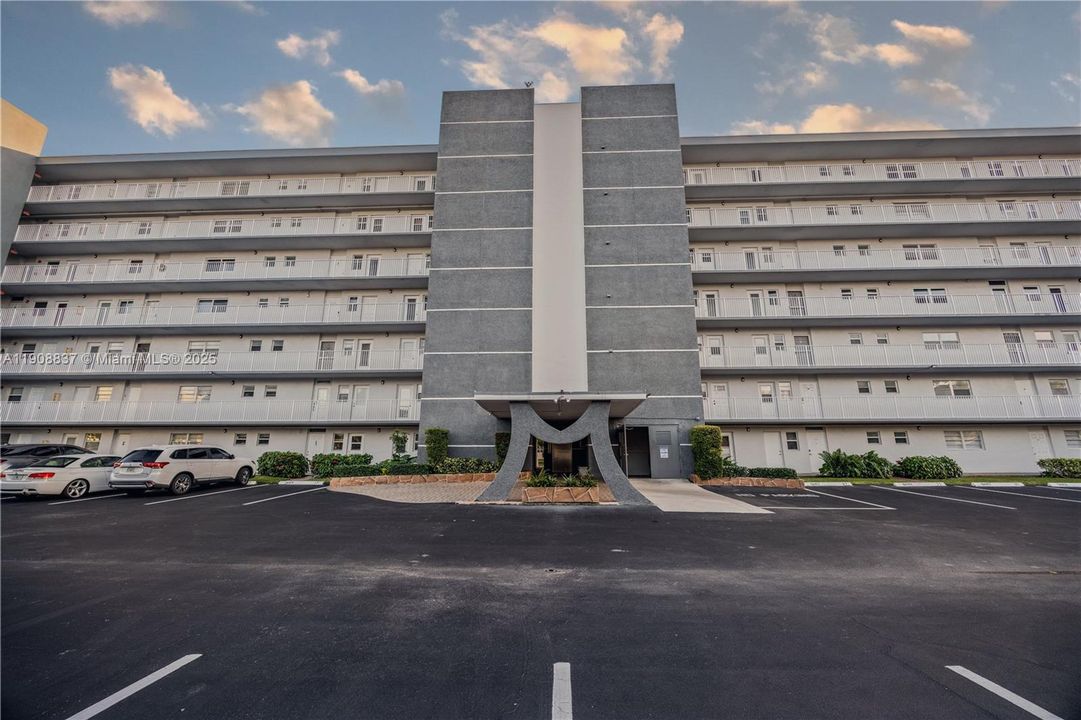 На продажу: $193,000 (1 спален, 1 ванн, 730 Квадратных фут)