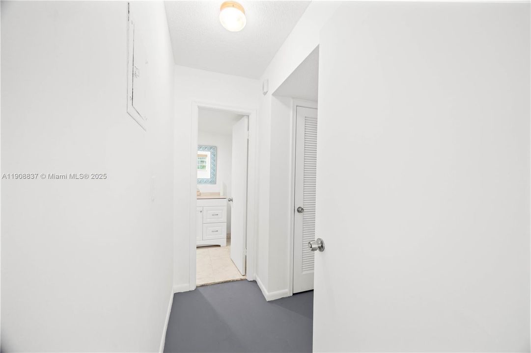 На продажу: $193,000 (1 спален, 1 ванн, 730 Квадратных фут)