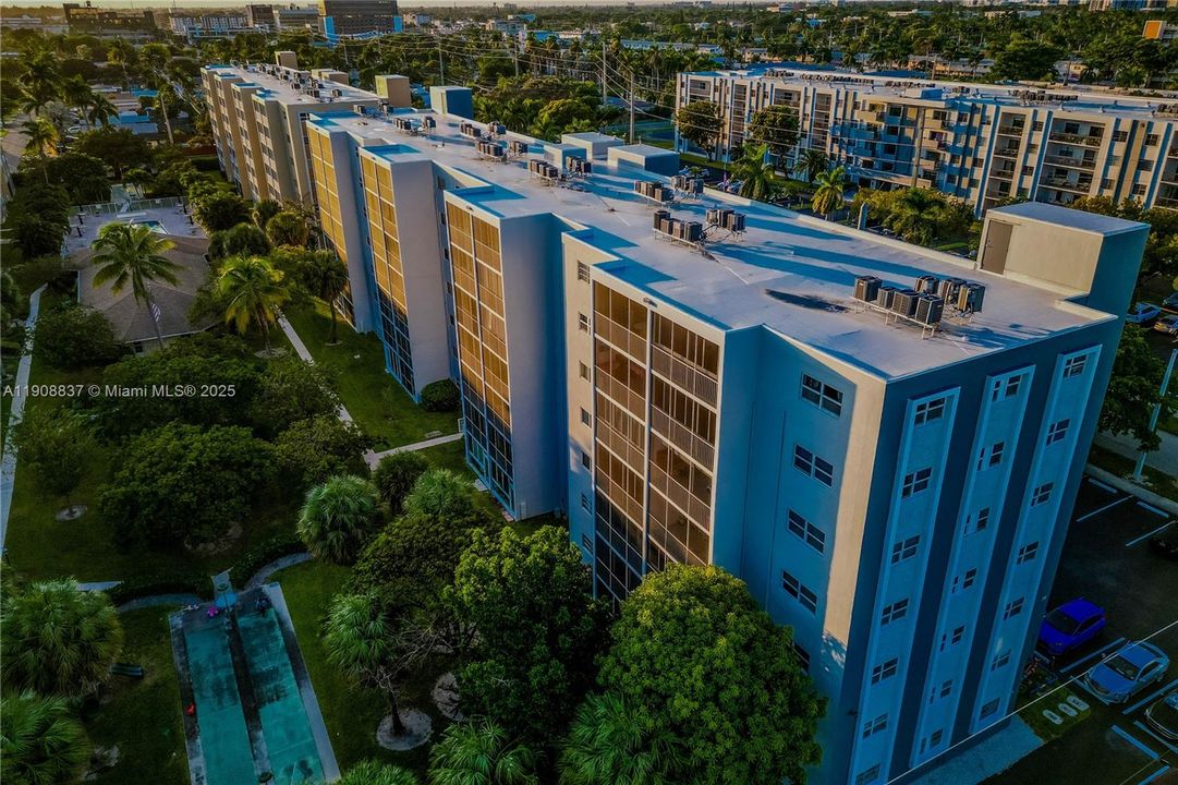 На продажу: $193,000 (1 спален, 1 ванн, 730 Квадратных фут)