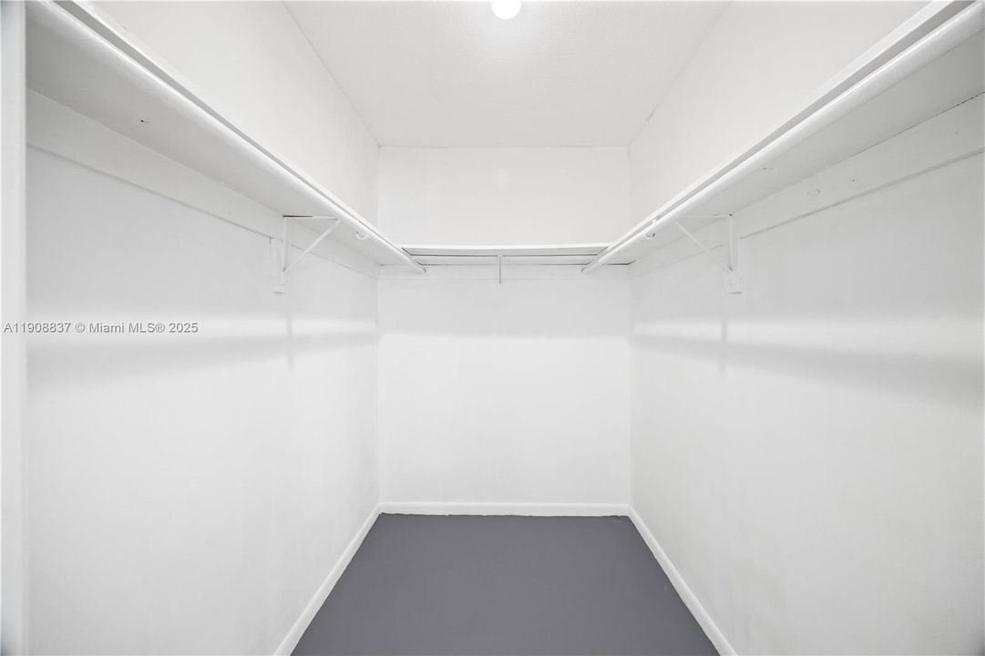 На продажу: $193,000 (1 спален, 1 ванн, 730 Квадратных фут)