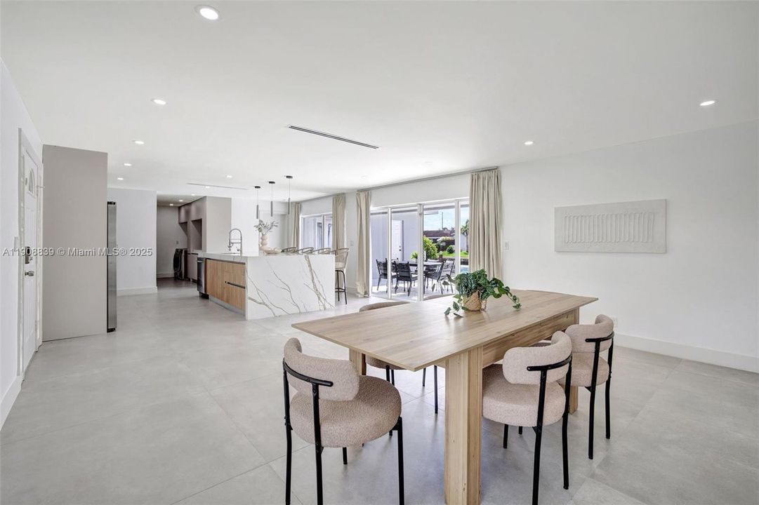 На продажу: $1,275,000 (3 спален, 3 ванн, 2048 Квадратных фут)