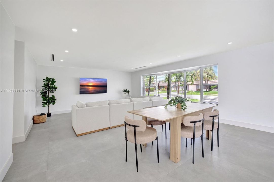 На продажу: $1,275,000 (3 спален, 3 ванн, 2048 Квадратных фут)