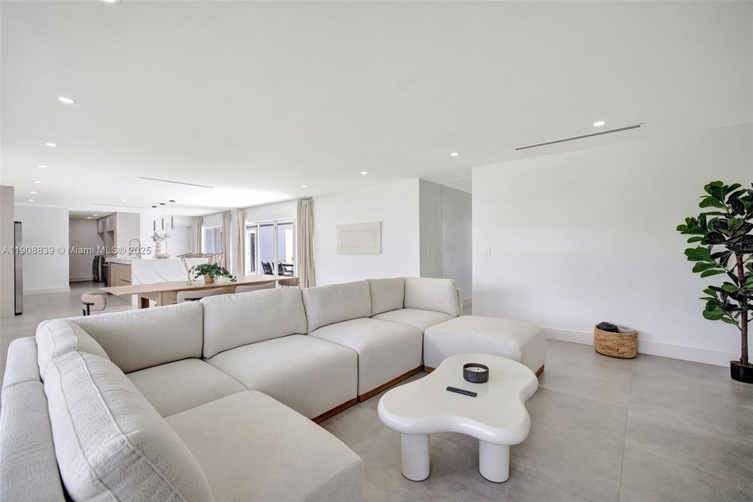 На продажу: $1,275,000 (3 спален, 3 ванн, 2048 Квадратных фут)